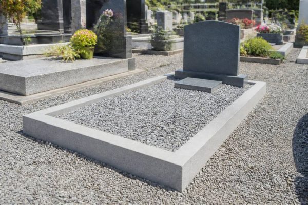 Entourage de tombe en ciment prix : guide des tarifs et critères de choix